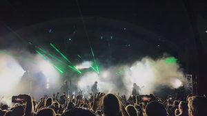 Concert în aer liber, seara