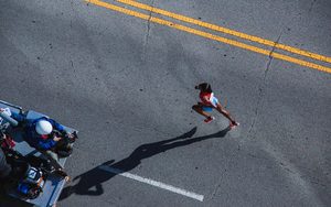 Înscrierile pentru Bimbo Global Race 2026 sunt deschise. Românii din Spania pot participa la Brașov