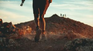 Alergător pe o potecă de munte, imagine de arhivă care nu reprezintă Cursa des Teix