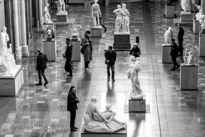 Dialog vizual româno-spaniol: Expoziția „Lazos y trazos” ajunge la București după prezentarea de la Madrid