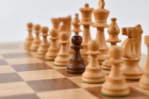 Piese de șah pe tablă, imagine de arhivă care nu reprezintă Ibiza Chess Festival