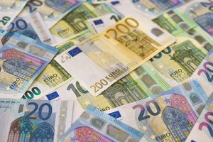 Dacia oprește temporar producția la Mioveni și continuă plecările voluntare, în timp ce asamblarea noilor modele se mută în străinătate