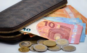 „Este foarte greu să economisești bani”: De ce aleg tot mai mulți români să plece din Spania